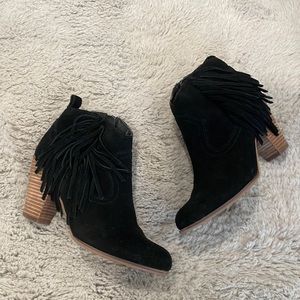 Steve Madden suede fringe booties